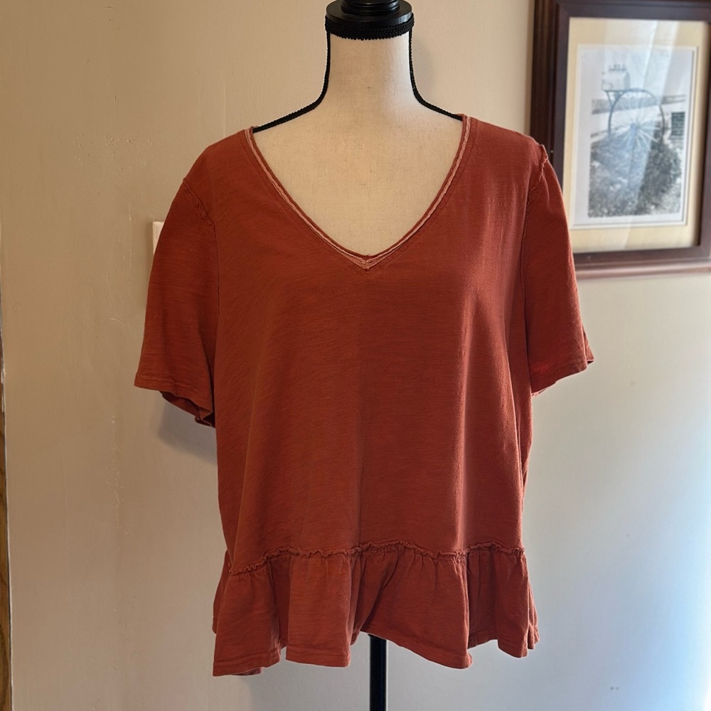 Women's V-Neck Ruffle Hem Top - Rust